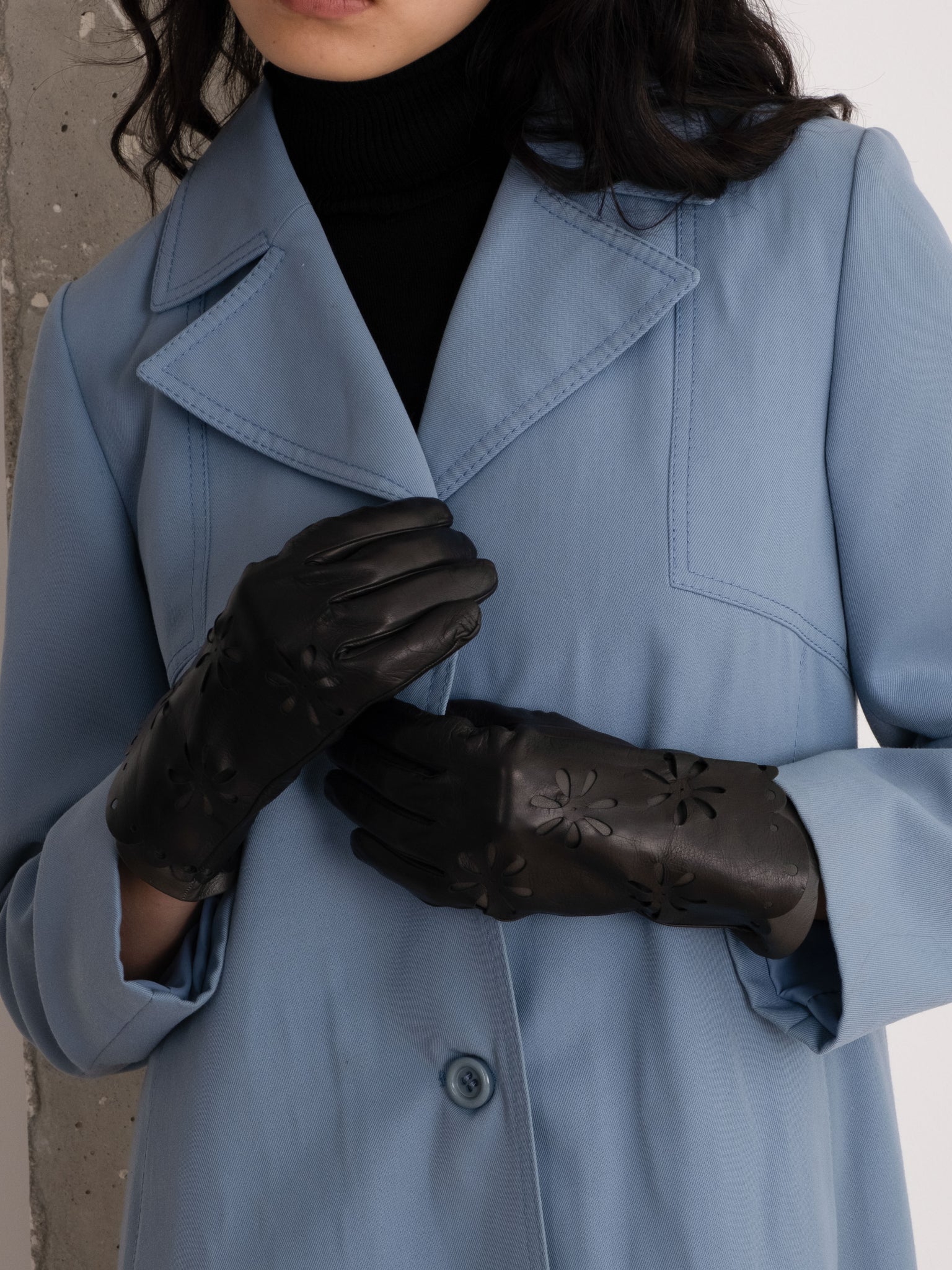 0571 / Moschino Leather Gloves