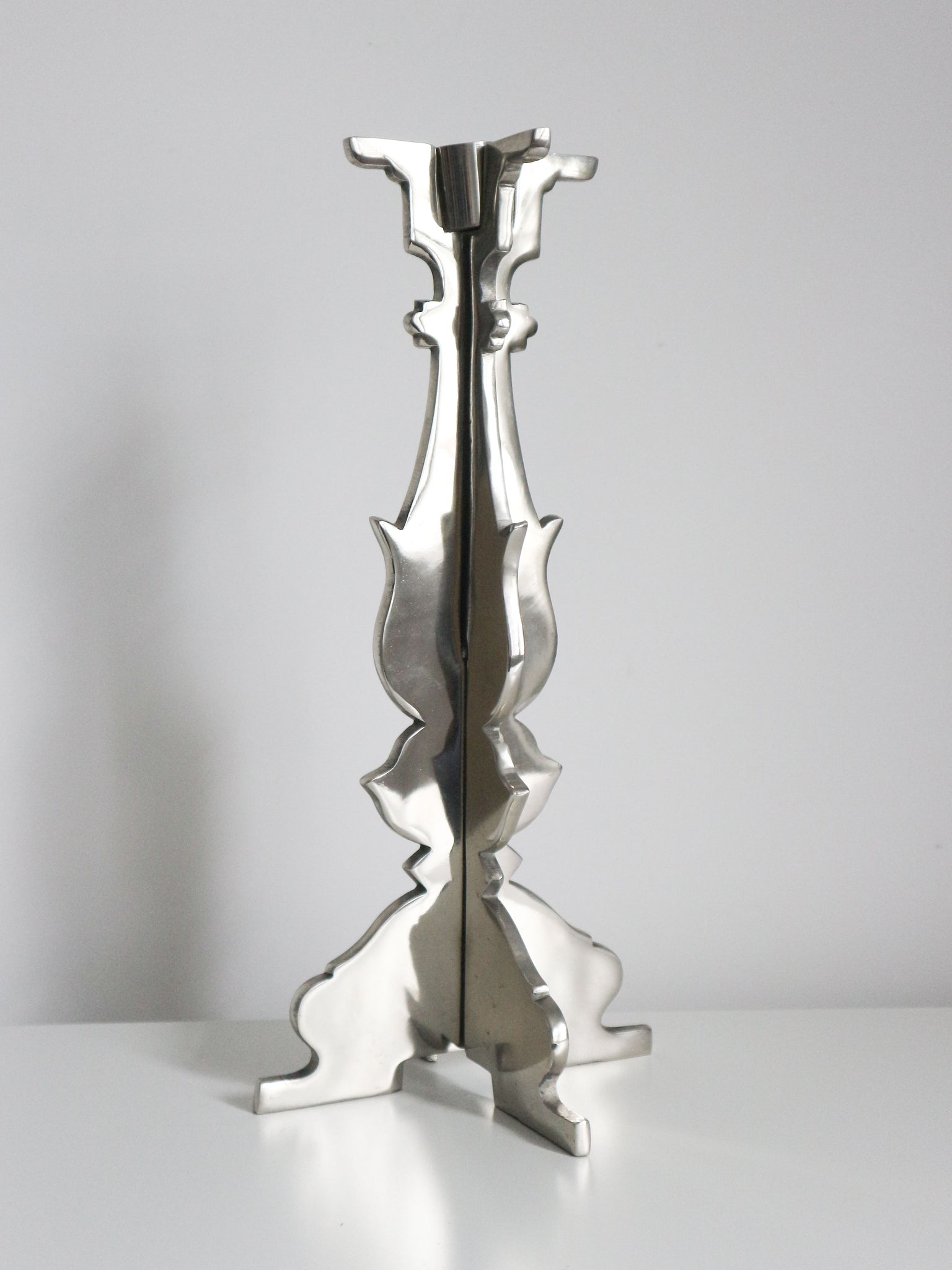 0605 / Metallic Candlestick