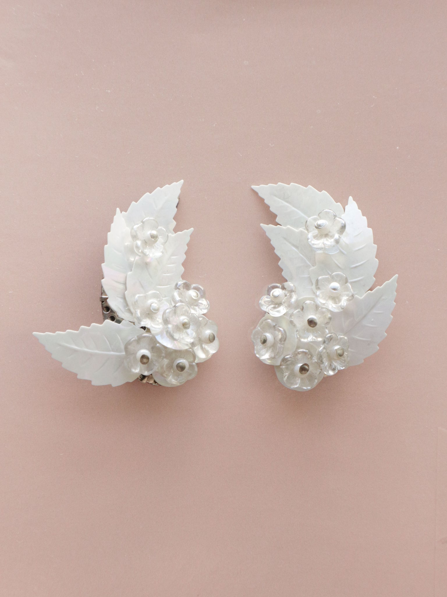 0637 / Clip Earrings