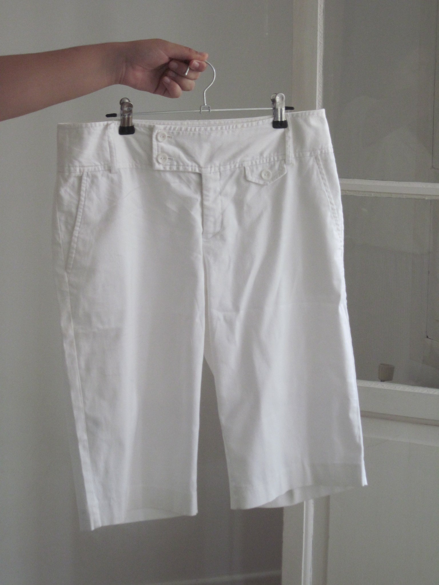 0327 / Cotton Capri Trousers