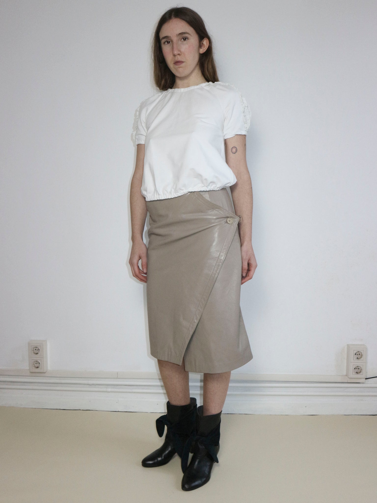 0671 / 80s Guy Laroche Leather Skirt (XS)